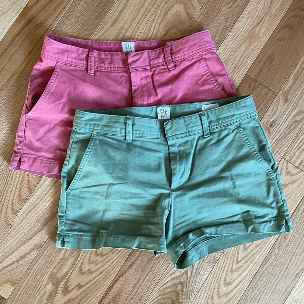 (2) pairs Gap City Shorts